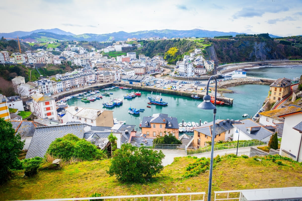 Luarca: qué ver en la villa blanca de la Costa Verde